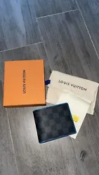 Je vend mon portefeuille, Louis Vuitton acheté 380 €, il y a un an et demi jamais servi dans un état...