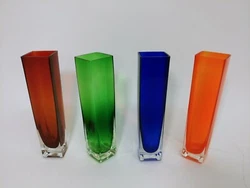 Beautiful hand blown in vibrant colors. All new and unused. Expect each one to be slightly different and to have...