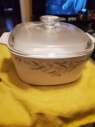 This pattern was produced from 1995 - 1997. It has no damage and appears to have little use. The lid is also without...