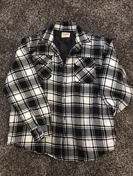 Wrangler Button Up Denim And Flannel Bundle Size Medium. Both can keep you very warm! Condition is 