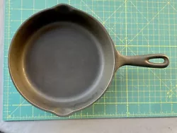 Vollrath number 5 cast iron skillet. Unmarked Vollrath pan. The pan is marked only with the number 5 with an underline...