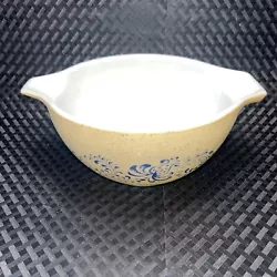 Vintage Pyrex 23 Homestead 1 1/2qt Mixing Bowl Speckle Tan Beige Blue-Read. It have discoloration, scratches and...