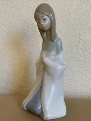 Vintage Lladro Childrens Nativity Mary 4671 Glossy. In good condition