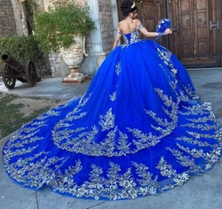 Quinceanera Dress Blue Gown Small to Medium Vestido Sweet 16 Party. DRESS WAS ONLY USED ONE TIME FOR A COUPLE OF HOURS....