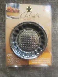 chloes kitchen 4 inch Tartlett Pans 2 pack non-stick pans. Condition is 