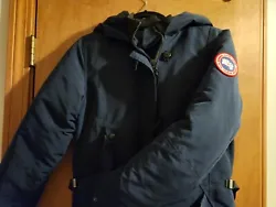 Canada Goose Kensington Maritime Navy down jacket size S. The fabric and down in this coat are in really great shape....