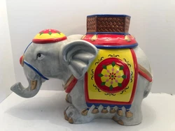 DAVIDS COOKIES ELEPHANT COOKIE JAR.