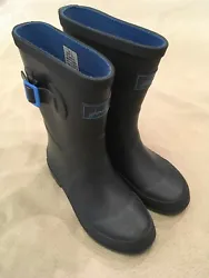 Joules Wellies Boots US 1 Girls Black Buckle Rain. Condition is Pre-owned. Shipped with USPS Priority Mail.Very cute...