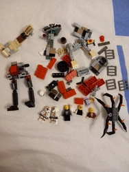Lego Vrac. Pièces de lego stars wars, chima etc.... 2 république trooper sw0444 2 plaque 2431pr0029 de vaisseau star...