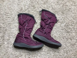 Womens Jsports Haven Boots 8M. Condition is 