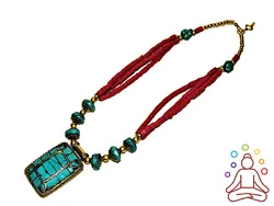 Collier ethnique dinspiration tibétaine avec grand médaillon cloisonné rectangle. Taille du collier environ : 28 cm.
