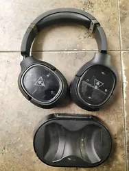 TURTLE BEACH ELITE 800 RX WIRELESS GAMING HEADSET W/ FOR PARTS ASIS.  One ear is broken off. The headset still turned...