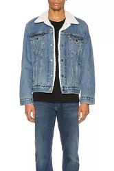 An emblem of the pioneering spirit, the Trucker Jacket is a Levi’s original that’s made history. It’s also a...