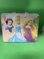 Disney Princess 3D Tin Lunch Box Snow White Cinderella Rapunzel 8”Includes 48 piece puzzle see picsThis Disney...