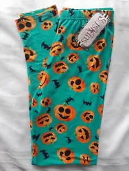 New Buskins Leggings, Teal Blue, Pumpkins & Bats, Womens One Size. Condition is 