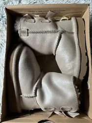 UGG Bailey Bow II Shimmer Mini Toddler Size 6. Basic wear from use. Still lots of life left especially next season. Box...