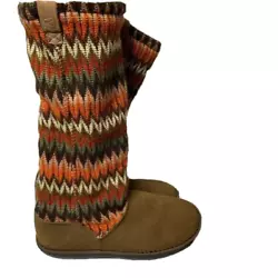 Keen Navajo Knit Boots, size 8.5, very good used condition, see photos.- Color: Brown, orange, cream, tan- Features:...