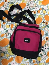 nike crossbody bag/ fair condition/ zoom in for inspection/ thank you for viewing