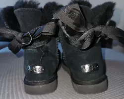 UGG Bailey Bow Womens Ankle Boots. Size 7. Good condition.