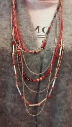 Bijoux collier long fantaisie multiples rang perle rouge or cristal très léger.