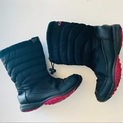 Unisex black/red kids winter snow boots size 3.