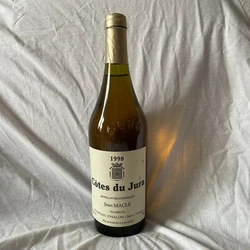 Les objets sont anciens et ont déjà eu un début de vie avec dautres personnes. bouteille neuve, non ouverte.