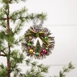 Add a touch of vintage charm to your holiday decor with this beautiful 4