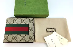 ・Style 408827 KHN4N 9791. ・Interior Gucci Serial Number. ・Gucci Box. ・Green/Red/Green web. ・Made in Italy....