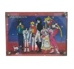 Bonjour, je met en vente cette horloge Sailor Moon. Il sagit dune pièce de collection introuvable et aussi dun très...