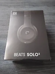 And since its durable, foldable, and wireless, Beats Solo3 Wireless is the ultimate portable listening device. Beats...