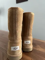 Great shape and worn about 3times; all imperfections shown in the pictures; UGG Boots for Girls Sz 3Y