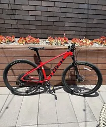 2022 Marlin 8 Gen 2 -Radioactive Red. Marlin 8 is a race-worthy mountain bike that won’t break the bank. The smooth,...