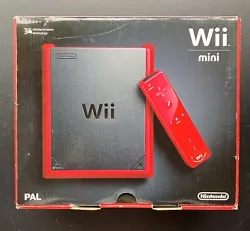 Console Wii Mini Rouge. Avec Wii Mote Rouge + Nunchuk Rouge. Jamais utilisé / Never Used.