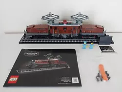 Set Lego de la Locomotive Crocodile, référence 10277. Vous achetez le set qui est sur la photo et qui sera envoyé...