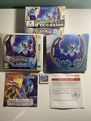 Nintendo 3DS Pokémon Lune Edition Collector FRA bon etat steelbook. Boîte cartonnée présente une étiquette « jeu...