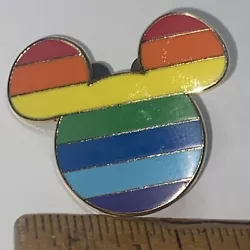 Disney pin mickey head Pin Trading 2003Q5Shipped first classBest offer exceptedColorful
