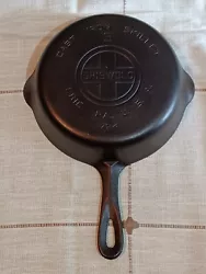Large logo Griswold #5, it has been stripped by electrolysis and seasoned with grapeseed oil, cooking surface is smooth...