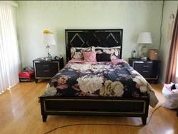 Queen Size Bedroom Furniture Set.  Included in the purchase is the queen size bed, 2 large night stands, and dresser....