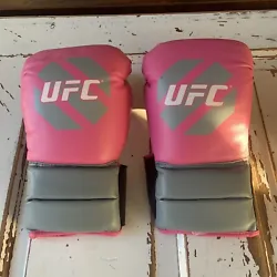 UFC Womens Pink MMA Cardio Kickboxing Boxing Gloves (10 oz) EUC. Like new clean condition
