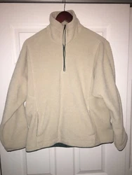 Patagonia Synchilla 1/4 Zip Fleece L Beige. Condition is Pre-owned. Shipped with USPS Priority Mail.Creme beige...