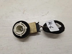 Douille porte ampoule feu arrière conducteur sur hayon pour Seat ibiza diesel avec 3 portes de 2000. Douille porte...