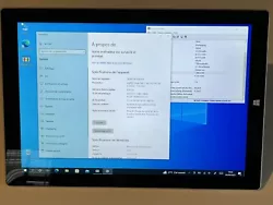 Microsoft surface pro 3. Windows 10 réinstallé. Traces dusure.