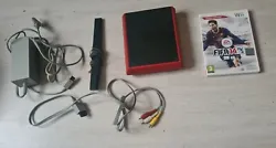 2 protèges manettes noirs. Nintendo Wii mini Rouge + 13 jeux.