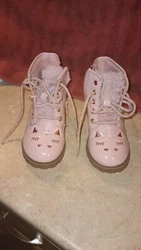 Girl Wonder Nation Pink Boot Sz8. Pre-owned  in good shape. Little wear.  Feature eye lash and glitter hearts on toe...