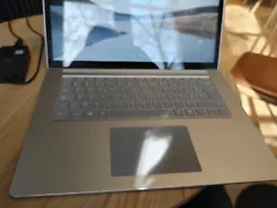 Fabricant Microsoft Corporation. Modèle Surface Laptop 3. Type PC à base de x64. Version 10.0.22621 Build 22621.