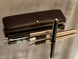 Très belle parure de stylos signée MONT BLANC. Donc cette parure fait double emploi, et je la cède donc avec un peu...