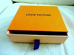 Louis Vuitton -.