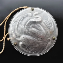 Lustre vasque en verre moulé daprès Muller aux échassiers 1930 Art déco 1 seul feu de dimension diamètre 35 cm.