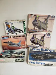 This set of plastic model kits is perfect for hobbyists and collectors alike. Included in this lot are two helicopters,...