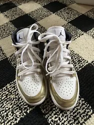 Nike Air Jordan 1 Mid Metallic Gold White Black Youth 3 and GS Dc1422-700 SZ 3Y. Please see pics faint pen mark on top...